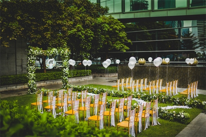 简约森系婚礼 鲜花 户外室内布置